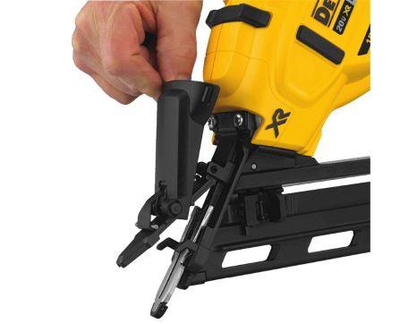 Dewalt 20V DCN650D1 Cordless 15 Gauge Finish Nailer Kit Nail Gun Depot