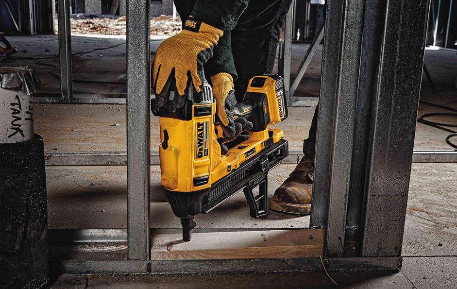 First Look: Dewalt DCN890 Cordless Concrete Pinner