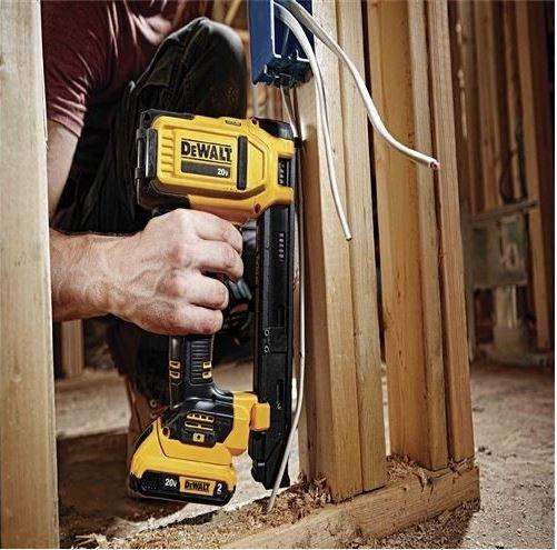 Dewalt battery discount powered staple gun