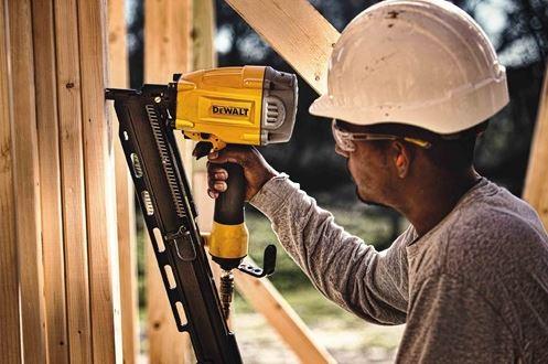 DEWALT Pneumatic 21-Degree Collated Framing Nailer and Pneumatic 15-Degree  Coil Roofing Nailer DWF83PL45RN - The Home Depot